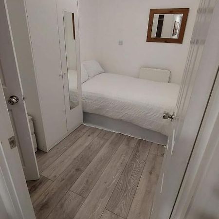 Double En-Suite Room Available In 3 Bed Apt London Exterior photo