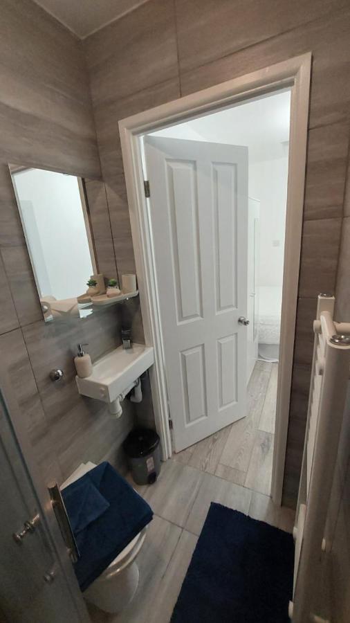 Double En-Suite Room Available In 3 Bed Apt London Exterior photo